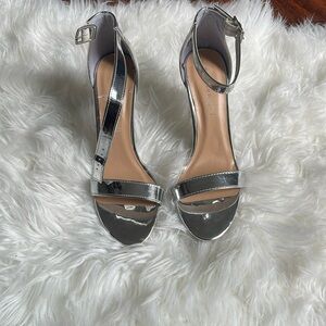 Brand New Madden Girl heel